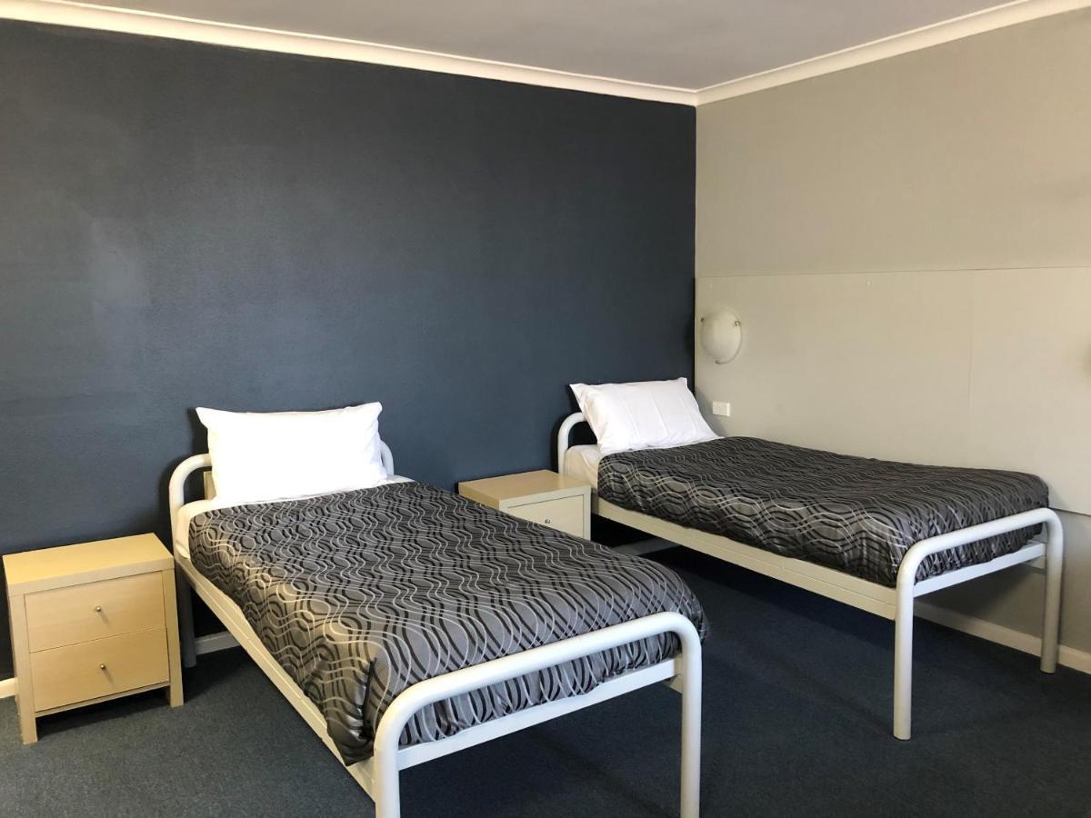 Flinders Motel Wollongong Bagian luar foto